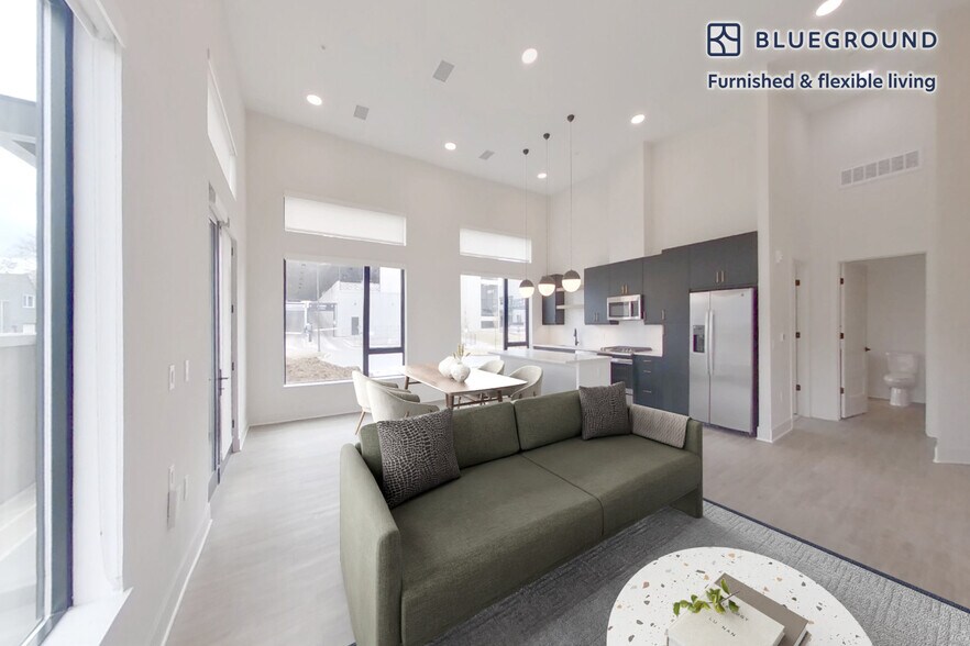 Building Photo - 1580 E 39th Ave