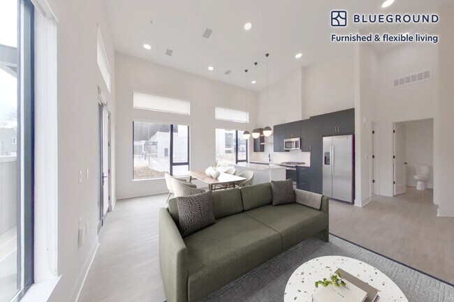 Building Photo - 1580 E 39th Ave