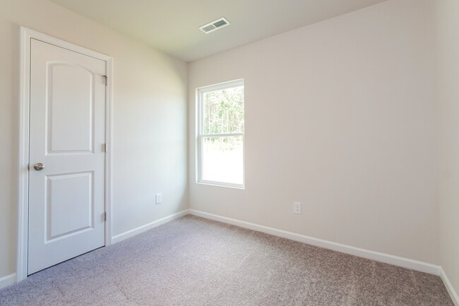 Building Photo - 2208 Cotton Dr