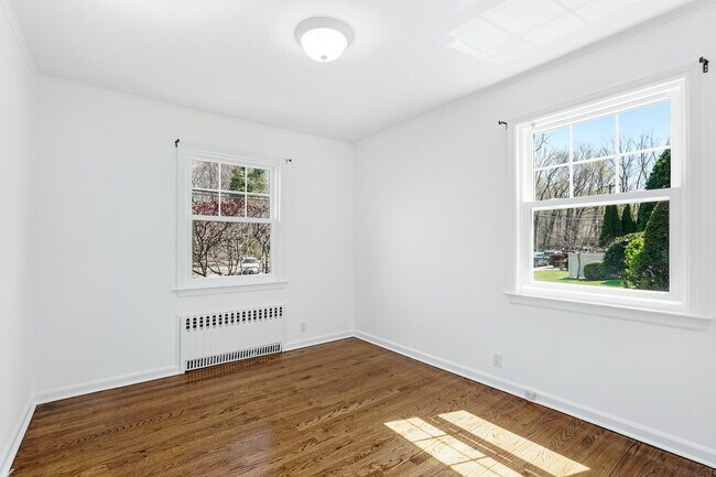 Building Photo - 317 Hornidge Rd