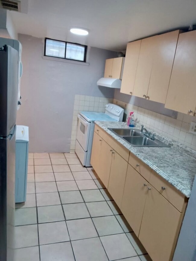 Building Photo - 3610 Fairfax St