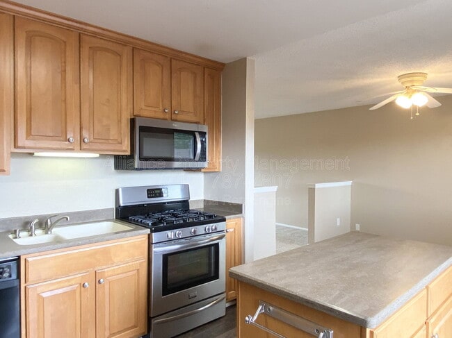 Building Photo - 6087 Del Rey Dr
