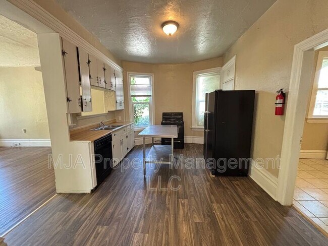 Building Photo - 1631 S 500 E