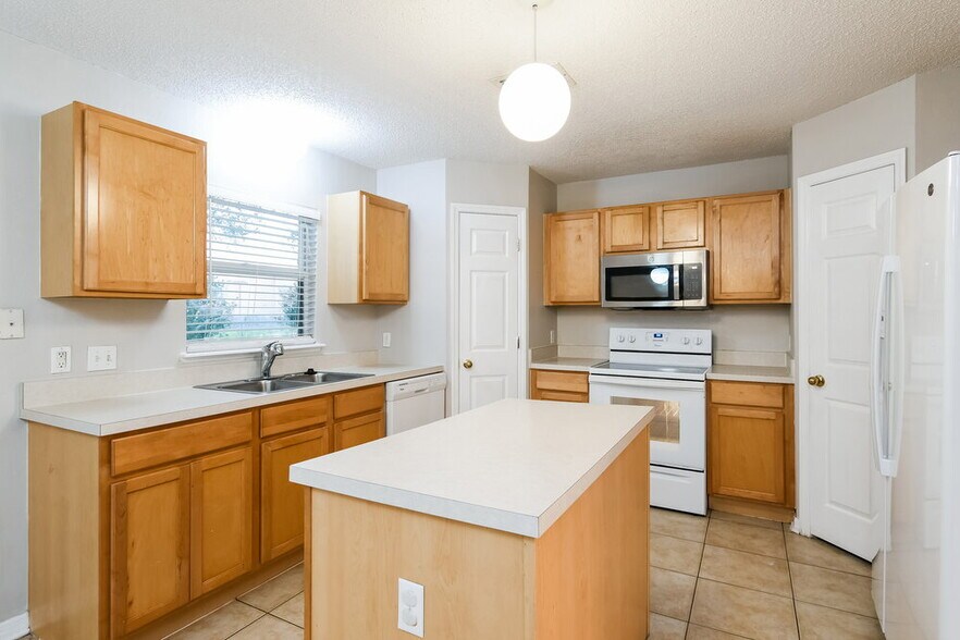 Building Photo - 5309 Sunset Canyon Dr