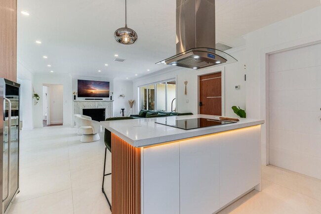 Building Photo - 616 NE 16th Terrace