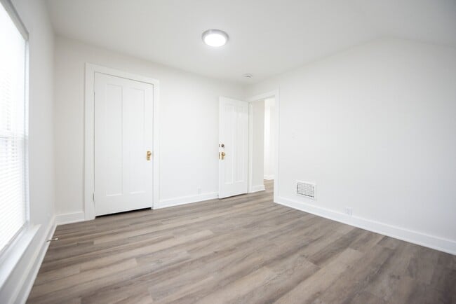 Building Photo - 1937 Washington Ave