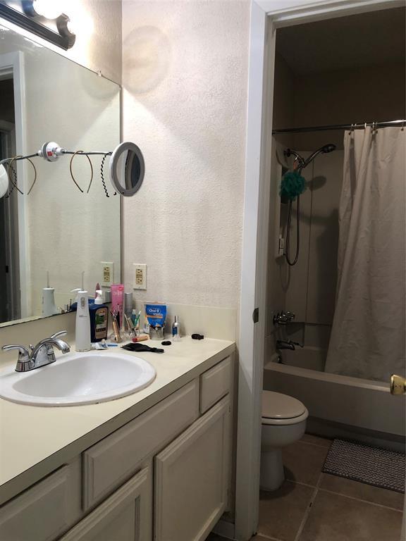 Building Photo - 8003 Clydesdale Dr