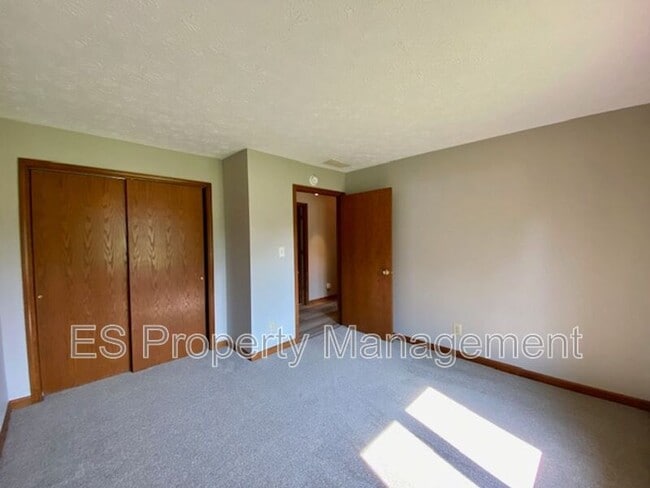 Building Photo - 6110 Munsee Ln
