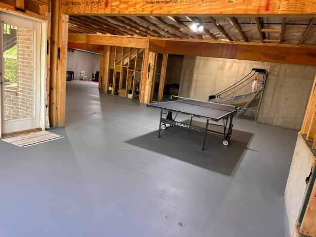 Building Photo - 6060 Ashborough Park