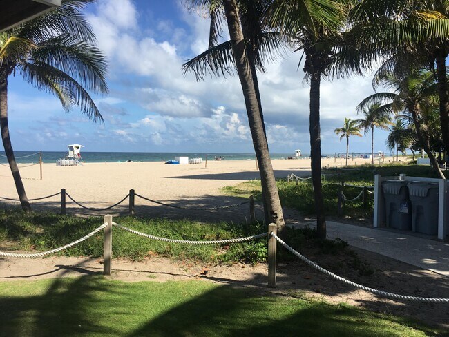 Building Photo - 305 N Pompano Beach Blvd