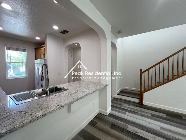 Building Photo - A Wonderful 3bd/2.5ba Natomas Home with Garage!