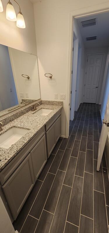 Building Photo - 7822 S Wolf Creek Dr