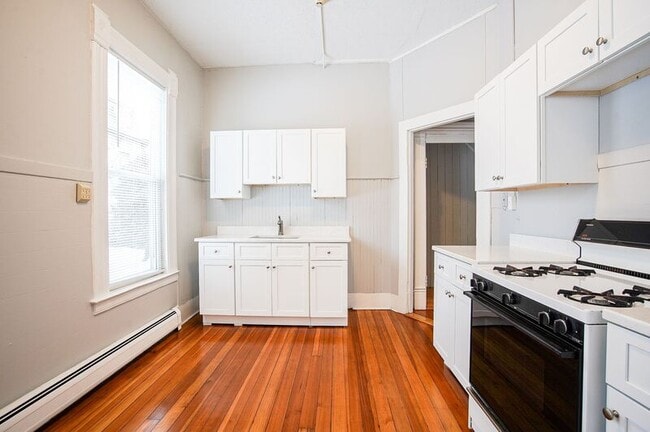 Building Photo - 21 Day Ave