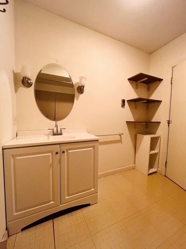 Building Photo - 132-136 State Street