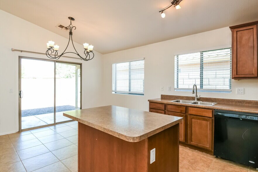 Building Photo - 1674 W Corriente Dr