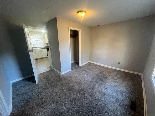 Building Photo - 800 Spring St