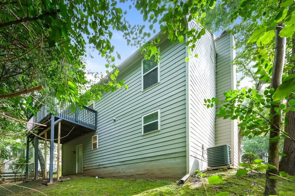 Building Photo - 140 Birch Rill Dr