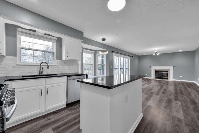 Building Photo - 8690 Kirkland Dr