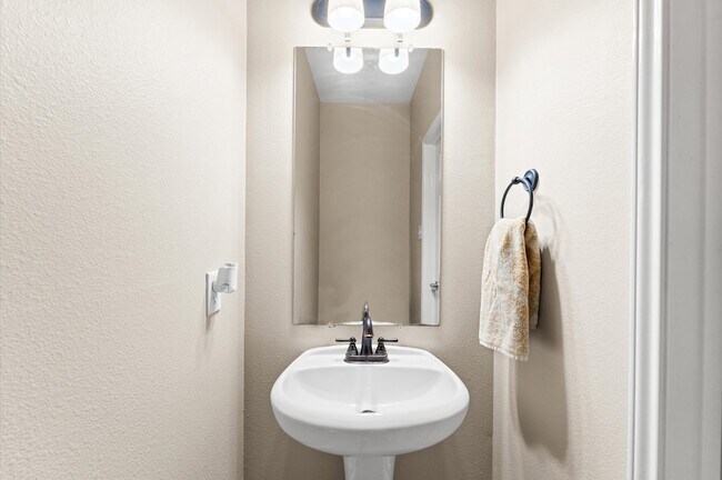 Building Photo - 406 Oak Stream Dr