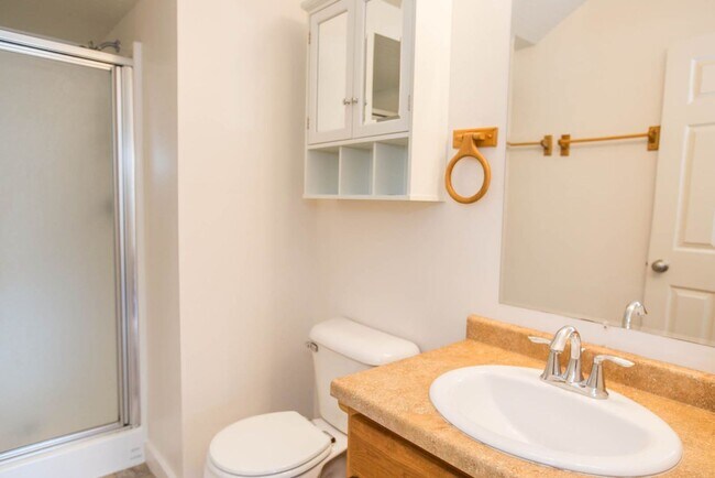 Building Photo - 1906 S 14th St W