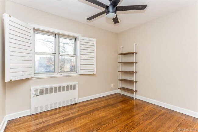 Building Photo - 183 Drake Ave