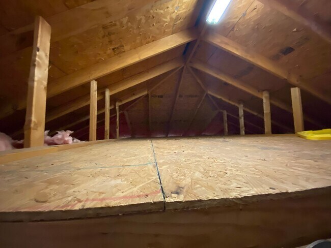 Building Photo - 1403 Doris Dr