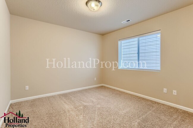 Building Photo - Beautiful, Light-Filled 4-Bedroom Home with a Charming Backyard NEW PRICE $3,295 and REDUCED SECU...
