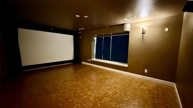 Building Photo - 1256 Logan Dr