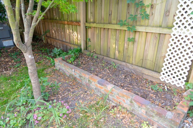 Building Photo - Charming Historic Home Walkable to Cargo & Soda Pop Districts