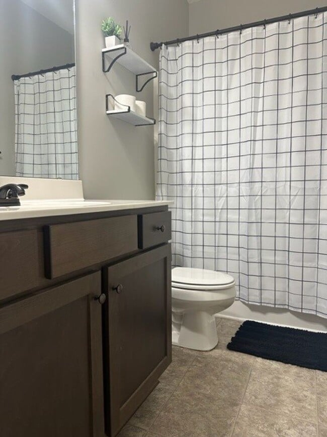 Building Photo - 3 Bed/2 Bath in Willow Pond - 15 minutes to SJAFB!