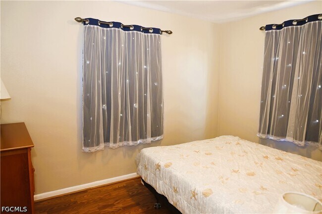 Building Photo - 21380 Edgewater Dr