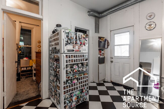 Building Photo - 2465 N Lincoln Ave