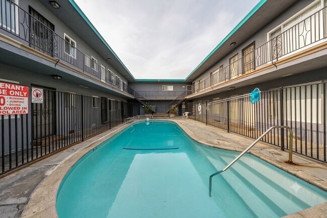 Building Photo - 13637 Cordary Ave