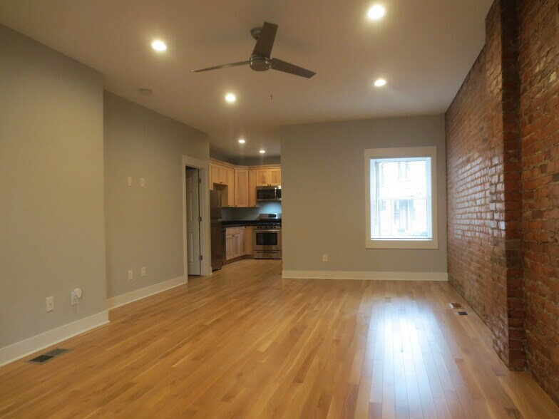 Building Photo - 1786 W 44th St