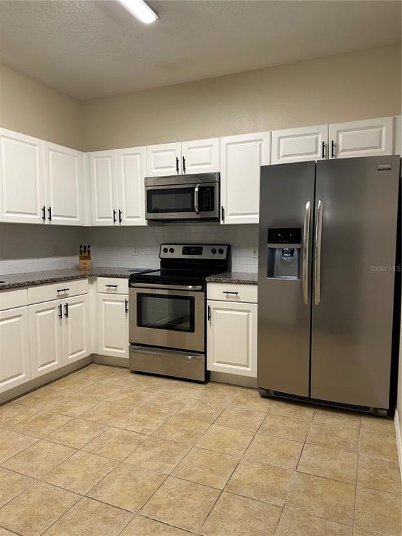 Building Photo - 3123 Sun Lake Ct