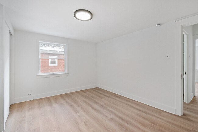 Building Photo - SCORE 50% OFF 1ST MONTH'S RENT IF SIGNED BY DEC 19! Stunning 3 bedroom home in East Pittsburgh av...