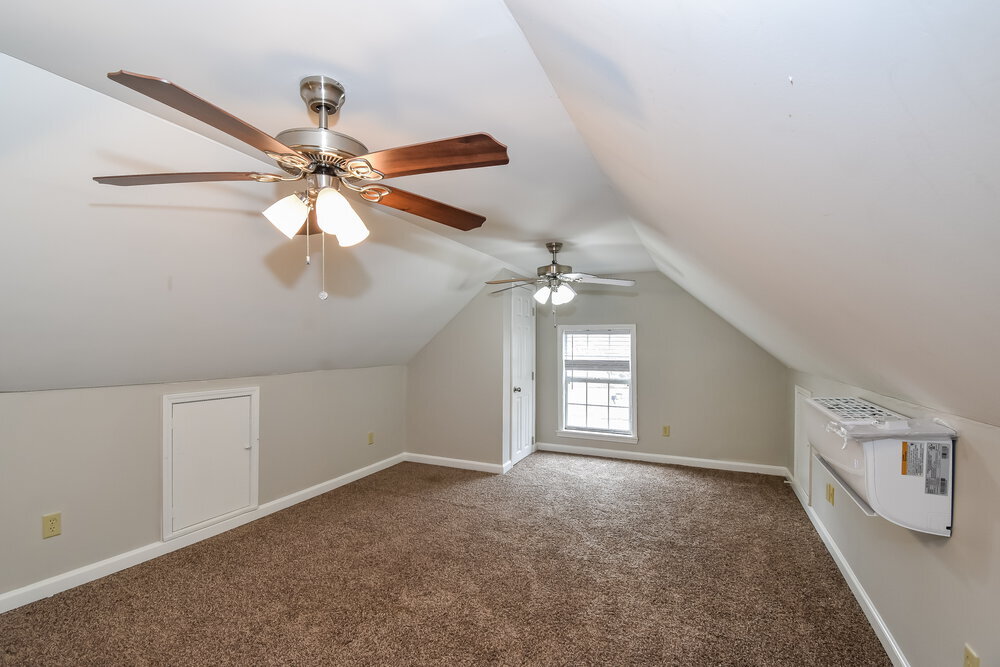 Building Photo - 200 Gaslight Cove