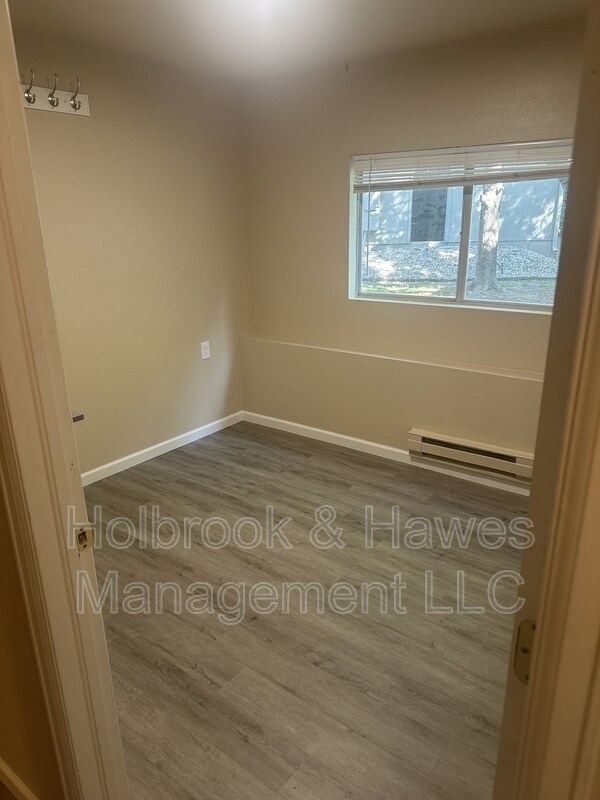 Building Photo - 4531 Boardwalk Dr