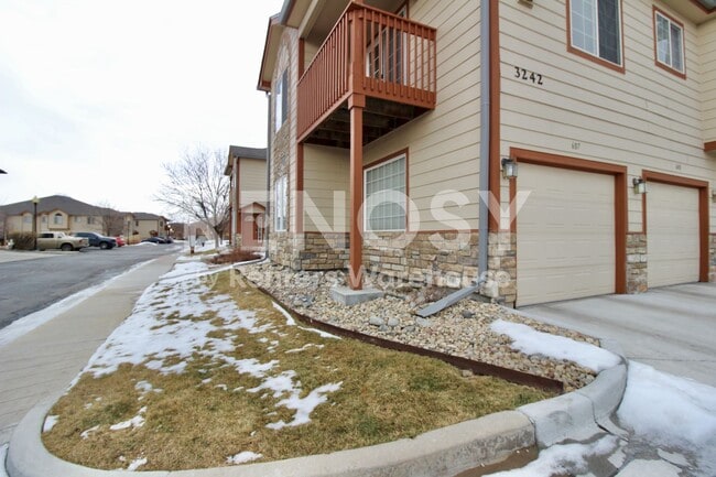 Building Photo - 3242 E 103rd Dr