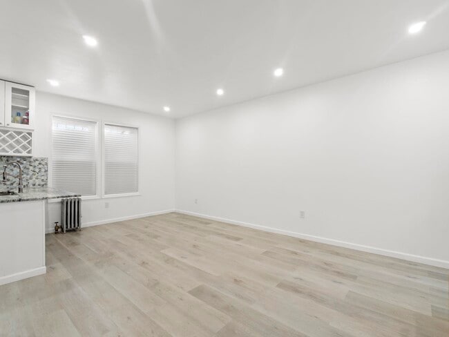 Building Photo - 151 Stevens Ave