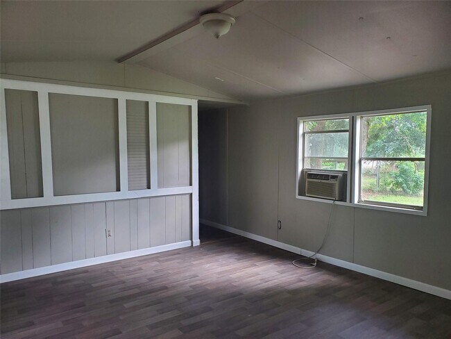 Building Photo - 12175 Hilltop Dr