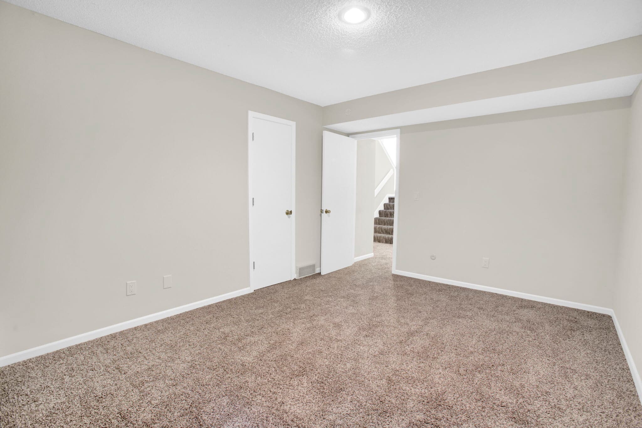 Building Photo - 8126 N Stoddard Ave