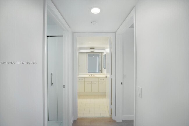 Building Photo - 21205 Yacht Club Dr