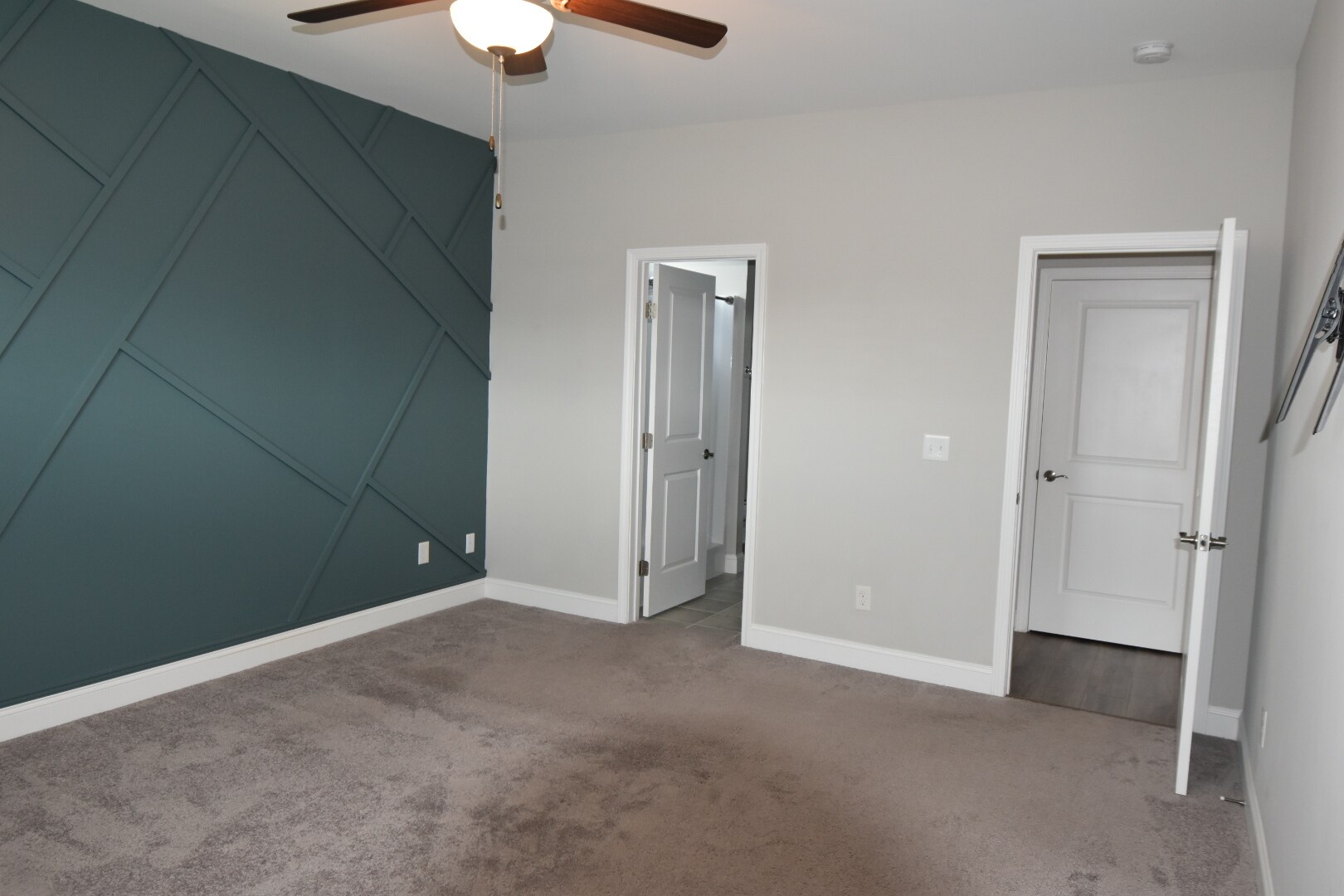 Building Photo - 3005 Primrose Ln