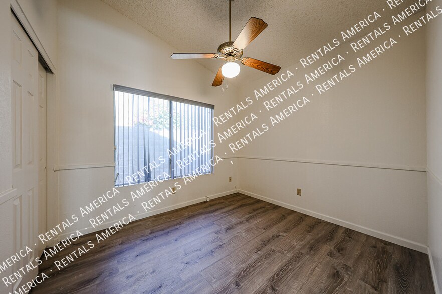 Building Photo - 12240 S 45th St