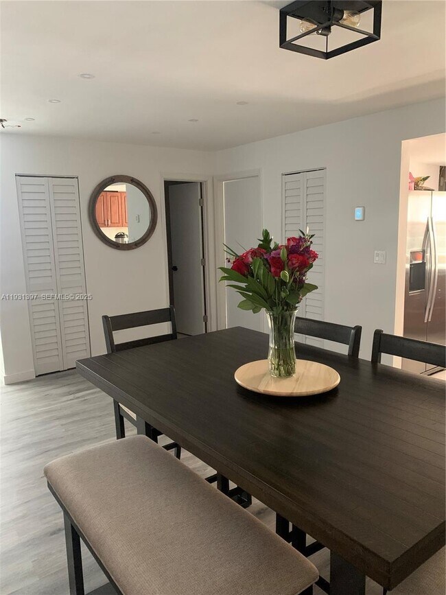 Building Photo - 6604 SW 114th Ave