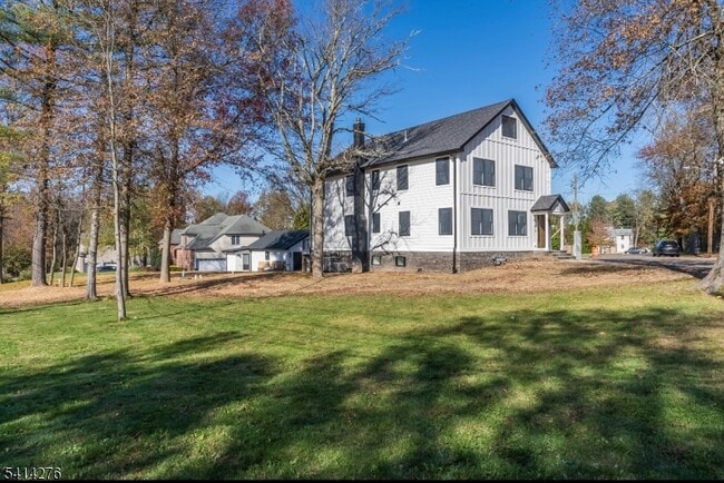 Building Photo - 76 Burnet Rd