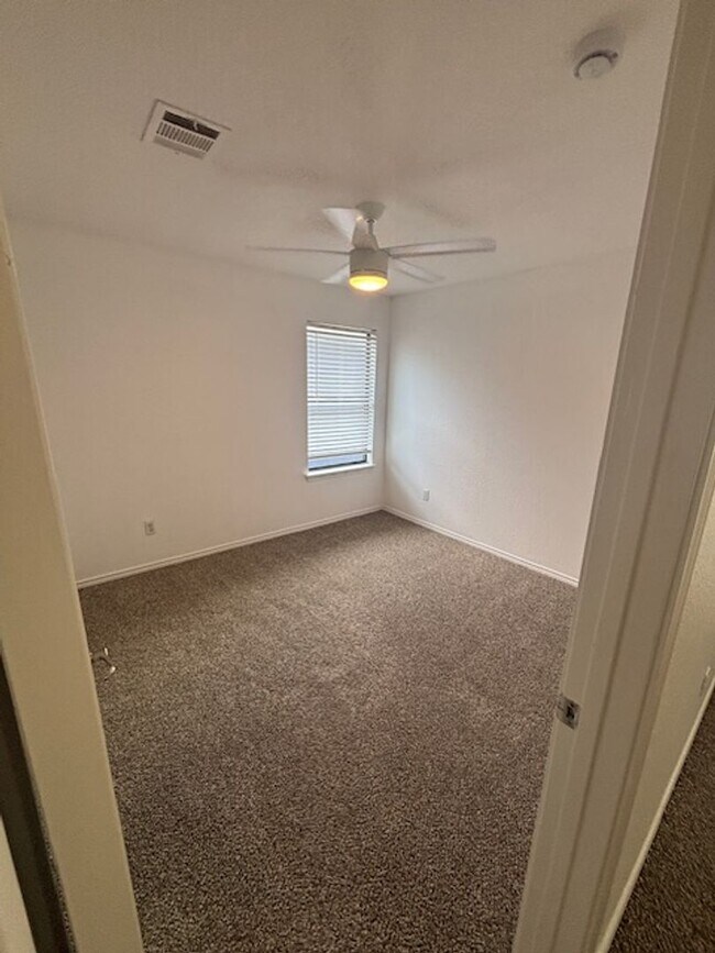 Building Photo - Move-In Ready 4-Bedroom Home with New Floo...