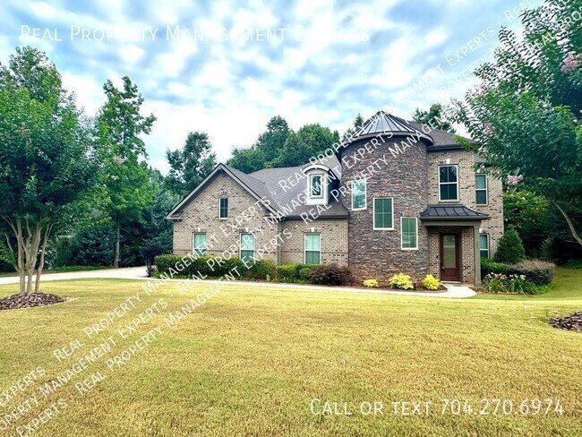 Building Photo - Spacious 5BR/3.5BA Home in Mooresville!