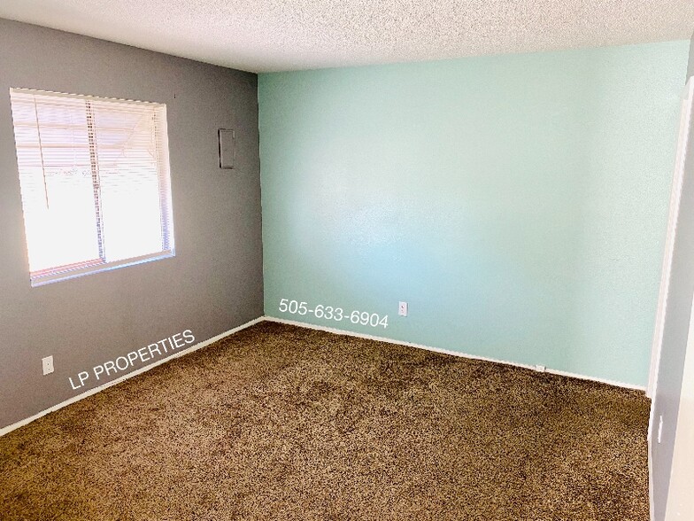 Building Photo - 13 Oriente Ave NE